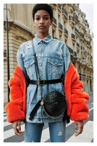 00021-givenchy-resort-20.thumb.jpg.6b520e81dee46f75b1df55d50dde18f8.jpg