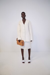 00022-BOTTEGA-VENETA-RESORT-20.thumb.jpg.d667016b3f52527ae6535707ec49fab6.jpg