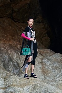 00022-Off-White-Resort-2020-credit-Brett-Lloyd.thumb.jpg.ea8ec60058d1e74bf66ade9b470bd64b.jpg