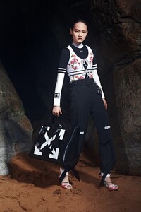 00023-Off-White-Resort-2020-credit-Brett-Lloyd.thumb.jpg.601021167b9463c887bc54b8c6ea98b1.jpg