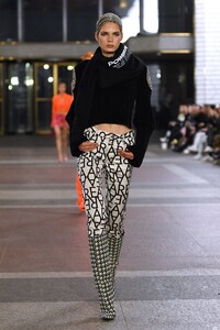 00024-AREA-2019-READY-TO-WEAR.thumb.JPG.01e17c2147fe88882e97f72d3c6dfcc3.JPG