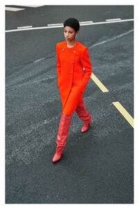 00024-givenchy-resort-20.thumb.jpg.b28c0f67dbe769635b55e92757822098.jpg