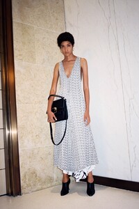 00024-proenza-schouler-resort-20-credit-Pierre-Ange-Carlotti.thumb.jpg.225a0bd83b8d057e37c1d896d85f12f5.jpg