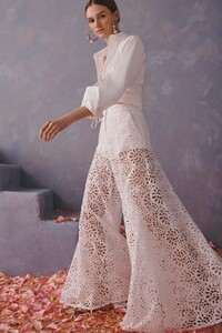 00025-Caroline-Herrera-Resort-2020.thumb.jpg.14183bab1ced0b8430609356557d0684.jpg