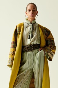 00025-ETRO-Resort-20-credit-Mel-Bles.thumb.jpg.cafbb954318df97df73e8b06101c7d02.jpg