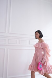 00025-Giambattista-Valli-Resort-2020.thumb.jpg.872ecc6901296e32f104c5eba8abd853.jpg