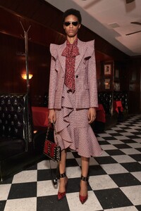 00025-MICHAEL-KORS-resort-20.thumb.jpg.aafd007042827feef32a214fe684e0d9.jpg