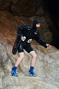 00025-Off-White-Resort-2020-credit-Brett-Lloyd.thumb.jpg.bf38c90bee45ca025675b5892ff69f0f.jpg