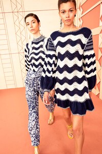 00025-Ulla-Johnson-Resort-20-credit-peter-stanglmayr.thumb.jpg.0a3da235c88108e338662be904dc6d1f.jpg