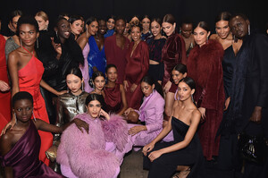 00026-CUSHNIE-FALL-2019-READY-TO-WEAR.thumb.jpg.e1d51ccce44a15a5aa3cd1a7c0cdc93a.jpg