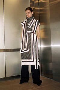 00026-proenza-schouler-resort-20-credit-Pierre-Ange-Carlotti.thumb.jpg.45011a3e0a2477eb1931f07f6a193fd1.jpg