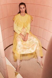 00026-red-valentino-resort-20.thumb.jpg.7e17c45e11401debb55c65dfe74a58bd.jpg