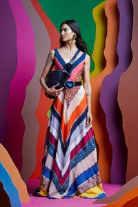 00028-Altuzarra-Resort-2020.thumb.jpg.7b0129f1a5e70d2cccf5845a39e725dd.jpg