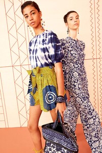 00029-Ulla-Johnson-Resort-20-credit-peter-stanglmayr.thumb.jpg.bc37934dd87770c184aa58872ba367a4.jpg