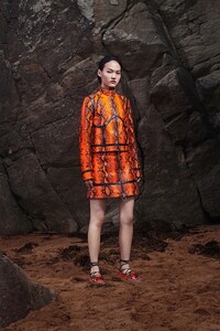 00030-Off-White-Resort-2020-credit-Brett-Lloyd.thumb.jpg.29dcc08b7b76cd63c1c549ec983b8cee.jpg