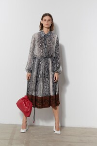 00032-No-21-Resort-20-and-SS20.thumb.jpg.6a29128d703a27f1427d4d1e1c5e47e8.jpg