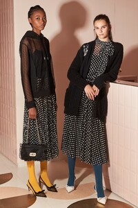 00033-red-valentino-resort-20.thumb.jpg.b52caee0838ca5c1a48a38a693ff6635.jpg
