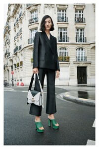 00034-givenchy-resort-20.thumb.jpg.e99a9dc5efa7c27488988ae3050841d0.jpg