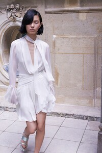 00036-Giambattista-Valli-Resort-2020.thumb.jpg.33c34624b7836323ad41fe6f2be5ca1d.jpg