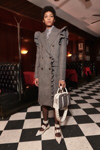00038-MICHAEL-KORS-resort-20.thumb.jpg.9fb7fd41767e396b000795fceea509a6.jpg