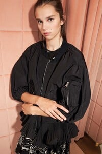 00038-red-valentino-resort-20.thumb.jpg.e6109253fd029f9fbb3e604e3ad352a5.jpg