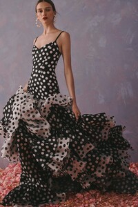 00039-Caroline-Herrera-Resort-2020.thumb.jpg.9244b9fabbc1167f4e38235d02debd69.jpg