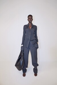 00043-BOTTEGA-VENETA-RESORT-20.thumb.jpg.846d83ecf94066c337c348df90472555.jpg