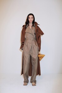 00049-BOTTEGA-VENETA-RESORT-20.thumb.jpg.06c96e12fcd7e0b01107cc371480e7f4.jpg