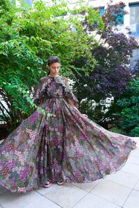 00050-Giambattista-Valli-Resort-2020.thumb.jpg.c34658a0210a5ec2e8b05c709ab8583e.jpg