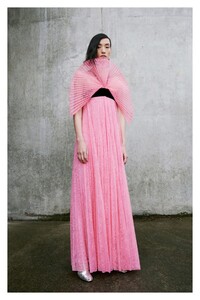 00051-givenchy-resort-20.thumb.jpg.07c6937318c83060d302c2b9d8d19b76.jpg