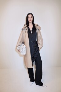 00055-BOTTEGA-VENETA-RESORT-20.thumb.jpg.e9b5966bbcb88ad97e4e71cdfba75c39.jpg