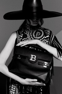 00095-balmain-resort-20.thumb.jpg.e81cc6e561e0daefe4dfb61e5f70e055.jpg