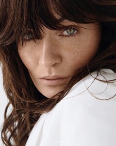 1-helena-christensen-elle-serbia-supermodel-cover-819x1024.thumb.jpg.c44031b3ecd67c30d9354a5d3cc392f9.jpg