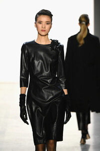 1000928837_BadgleyMischkaRunwayFebruary2019NewYorkAT8ZzKwnkn8x.thumb.jpg.6ad781980c11865562df2cb1b89f0e18.jpg