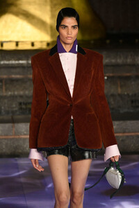 1005642736_AlexanderWangCollection1RunwayhDkUG0UIJT8x.thumb.jpg.5edb1c2b3abcc8d1fa9e19dcc4add2a1.jpg
