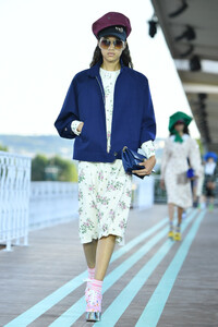 1014517551_MiuMiuClub2020Runwaym3WaRT3YoOSx.thumb.jpg.38293799a6b28f0ab74e3489d2e713e9.jpg