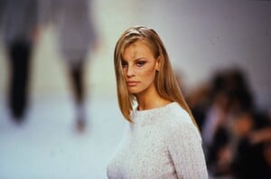 1020716252_bill-blass-fw-1994-krissy(1).thumb.jpg.f25c73ea906d0247723d1ced25407943.jpg