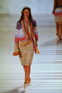 1021304115_missoni-ss-1999(3).thumb.jpg.9a8abc279804fbb0f036fb47e829afc7.jpg