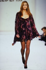 1025657752_bill-blass-fw-1994-tasha(2).thumb.jpg.d51f64ca69ef8892438f50bbf1bcdd62.jpg