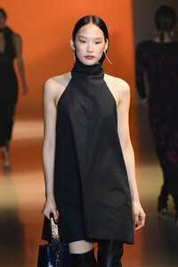 1030938332_CushnieRunwayFebruary2019NewYorkFashionG51gleDYDTKx.thumb.jpg.08e36dc114b53c0f57f52c531d9ae740.jpg