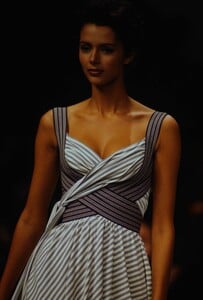 1031146907_herve-leger-ss-1994(1).thumb.jpg.d0376aa67d721622b6ffe5f0f73417f6.jpg