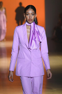 104676231_CushnieRunwayFebruary2019NewYorkFashionIYSVI8wssSWx.thumb.jpg.e381457295b4ff0ce920683a67bcd233.jpg