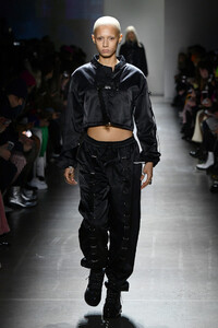 1047982416_ConceptKoreaRunwayFebruary2019NewYork6eeDdWgBX3cx.thumb.jpg.c41a687ac6855a9aebef42c8dd454ca9.jpg