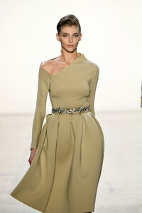 1062101178_BadgleyMischkaRunwayFebruary2019NewYorkbm3gF0Jveudx.thumb.jpg.3fc1f088e395df8071e14fda4c2fa5e9.jpg