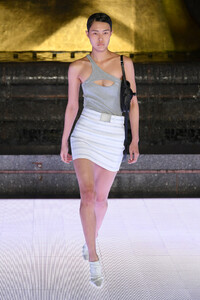 1073476252_AlexanderWangCollection1Runwayz_ERiK0L2upx.thumb.jpg.705bef5f8f7958258ed9861342ceab71.jpg