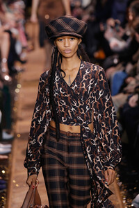 Michael+Kors+Collection+Fall+2019+Runway+Show+gAmYR-UsmEex.jpg