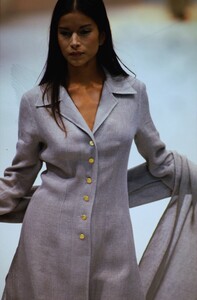 1091149926_salvatore-ferragamo-ss-1994-patricia(8).thumb.jpg.8fd8c623c680137a3cf9237ea9159f05.jpg