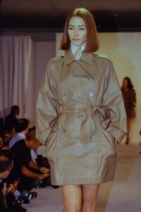 1093377536_isaac-mizrahi-ss-1990-christy(6).thumb.jpg.9087c4dfd6dabcf8f906f3b2ff238e42.jpg