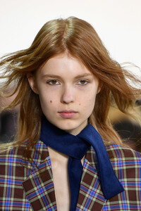 1099620711_CalvinLuoRunwayFebruary2019NewYorkFashionnE_KqcH_Igix.thumb.jpg.35037ae469dc70664a71fbc119996e48.jpg