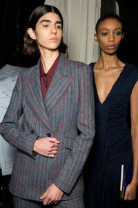 1100538282_gabriela-hearst-bks-g-rf19-8741(1).thumb.jpg.b67287d02dbd1a322163a0656b46620b.jpg
